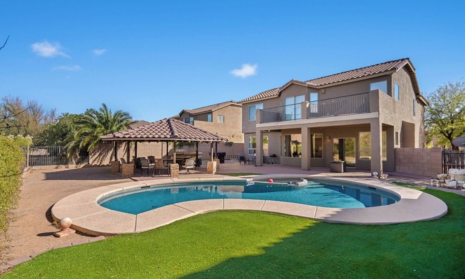 Tucson Estates Maison | Beautiful large Tucson Gem with your own POOL!