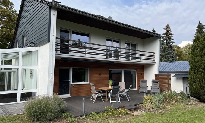 Voehl Maison | Beautiful large vacation home with conservatory at the Edersee/Kellerwald, dogs allowed