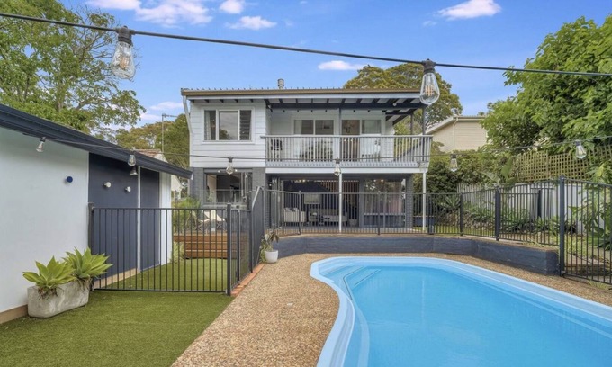 Charlestown Maison | Beautiful, leafy 3 bed/3 bath Newcastle home with pool