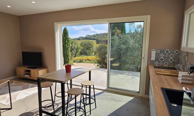 Mondragon Maison | Beautiful little house overlooking the vineyards