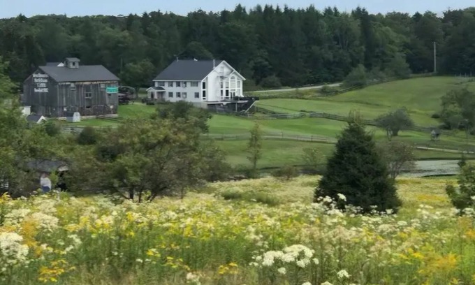 Redfield Maison | Beautiful Lodge for Weddings, Reunions, Events or Family Gatherings. Sleeps 25+