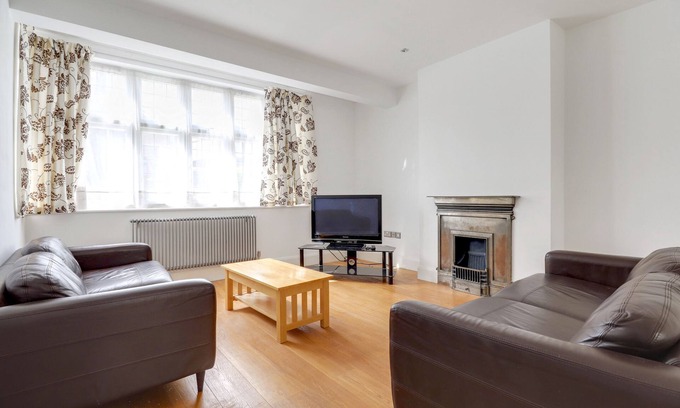 North Finchley Maison | Beautiful London home with easy access to London attractions