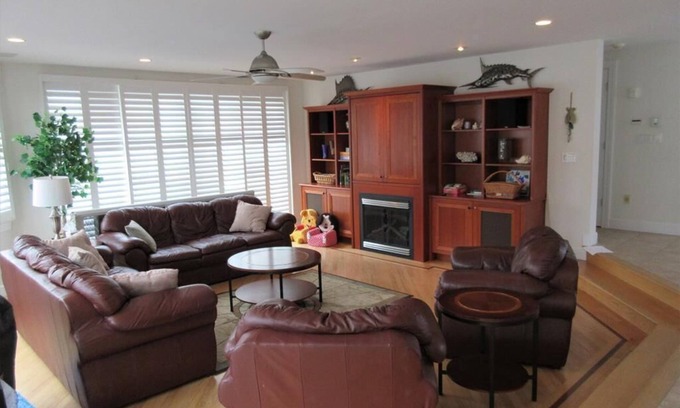 Loveladies Maison | Beautiful Loveladies home close to the beach with a pool.