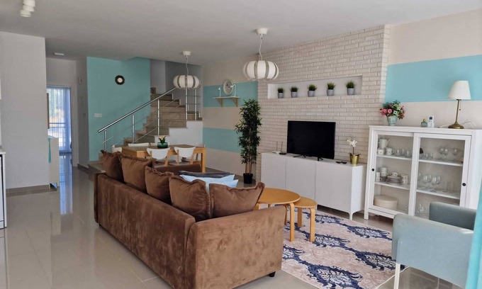 Gastria Maison | Beautiful luxurious villa by the beach in high-end complex Caesar Beach