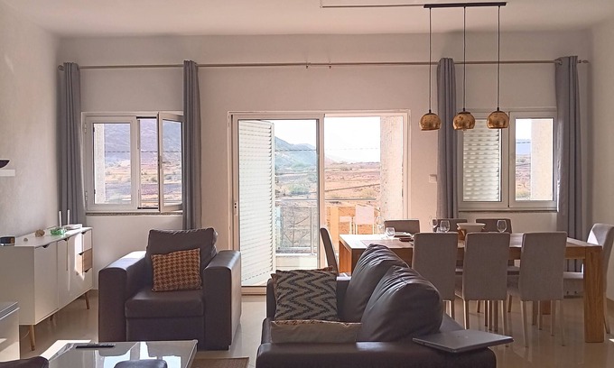 Praia Appartement | Urban Escape Oasis in Praia. Cosy and relaxing 3BR appartment. Family-friendly