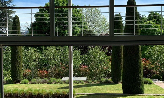 Villette Maison | Luxueuse maison moderne, jardin paysagé, entre lac et montagne