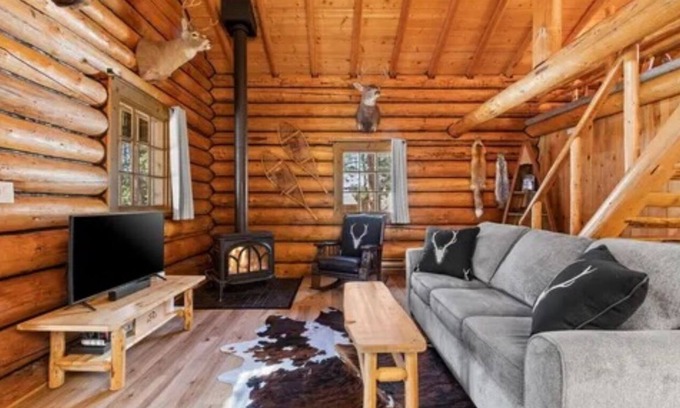 Seeley Lake Cabine | Beautiful Montana Log Cabin in the heart of Seeley Lake.