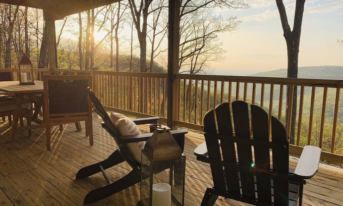 Monteagle Maison | 5BR-BRAND Nouvelle brique Monteagle Bluff VRBO w View! Sleeps12 +, spot de camping et 5 acres