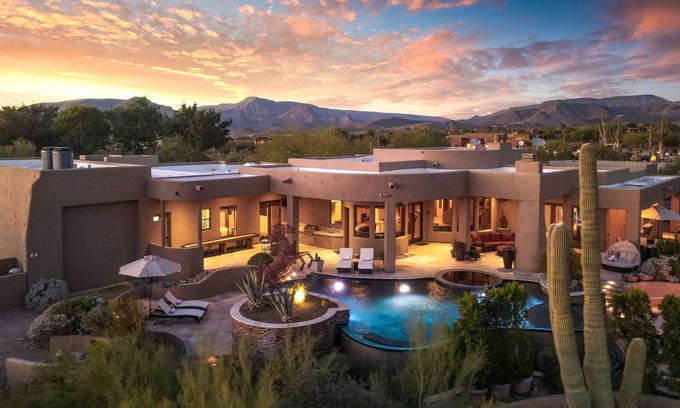 Cave Creek Maison | Beautiful Mountain View home w/ Infinity Pool, Spa, 3 Fireplaces and more.