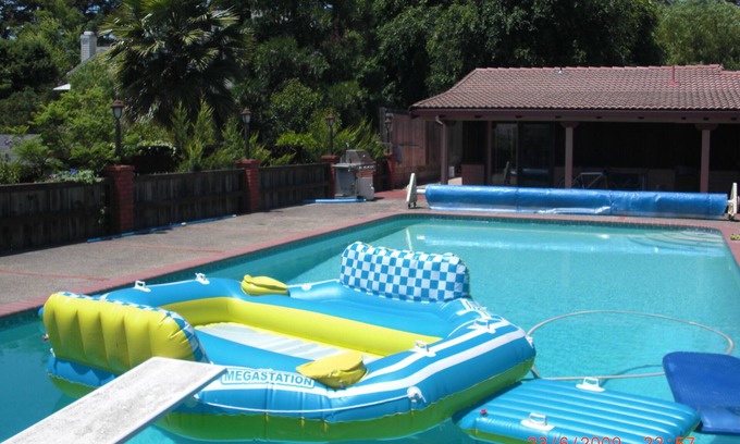 Pleasant Hill Maison | Maison familiale parfaite avec piscine, terrain de pétanque et vue sur le mont. Diablo
