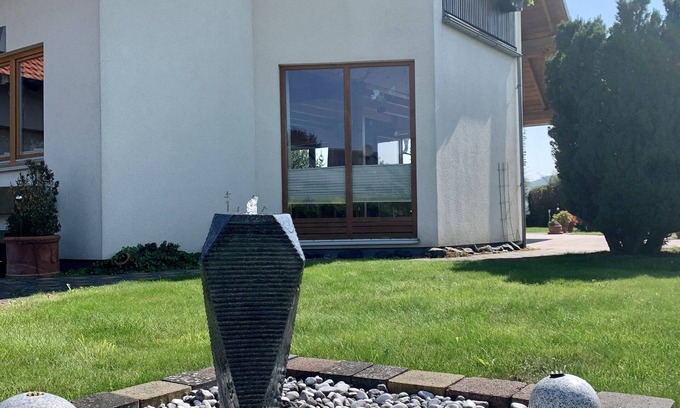 Lauenfoerde Appartement | Bel appartement neuf dans le Weserbergland, endroit calme, WiFi pour 2-6 personnes