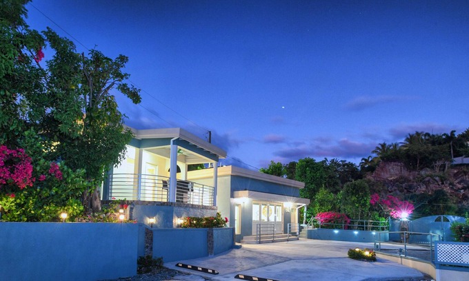 Peterborg Maison | Beautiful New Bungalow /Magens Bay/ 20K GENERATOR.