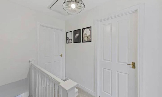 Erdington Maison | Beautiful new house | Free parking | Sleeps 8 | Via the M6