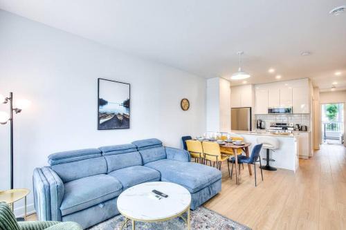 Tetreaultville Appartement | Beautiful & New! Renovated for your Style Comfort