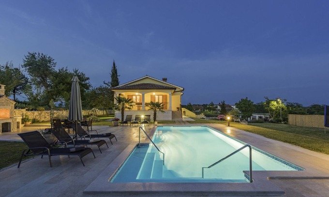 Zminj Villa | Belle villa neuve avec piscine
