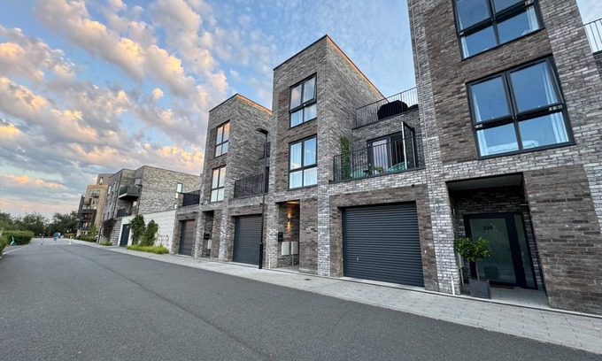 Great Baddow Appartement | Beautiful Newbuild 5 bedroom Town House