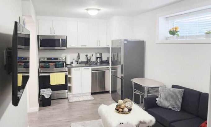 Saskatoon Maison | Beautiful newly built one bedroom suite. This is a home away from home.
