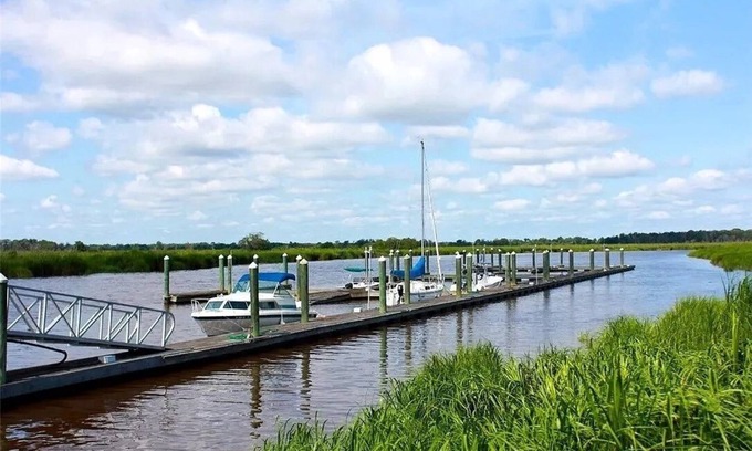 Darien Copropriété | Beautiful, Newly-Renovated Condo on the Altamaha River in Darien with BoatSlip