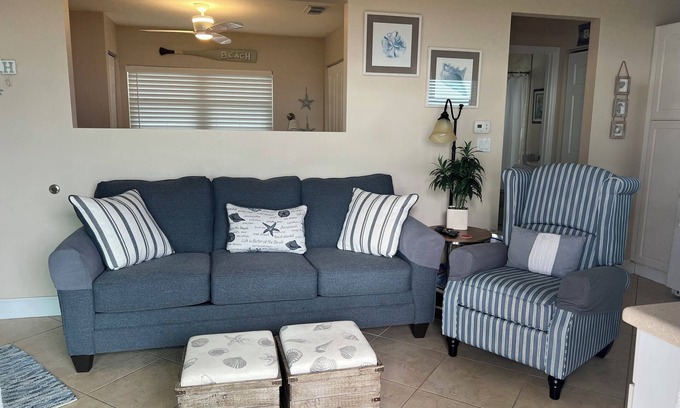 Cocoa Beach Copropriété | Beautiful Ocean Front Condo just steps to the sand!
