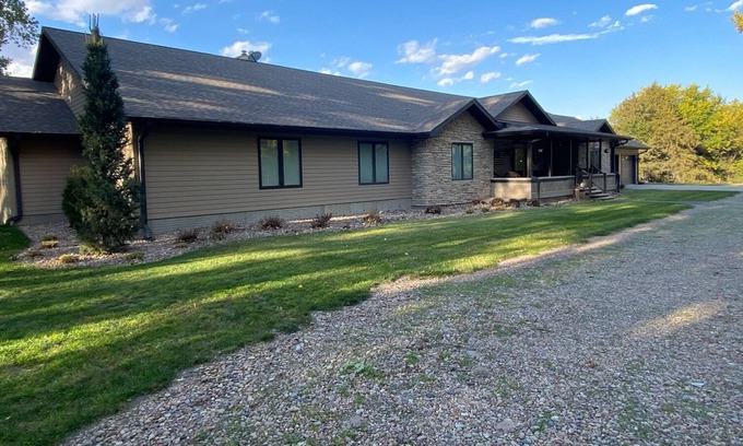 Howard County Maison | Beautiful "on the Loup River" - Betty's Bunkhouse!