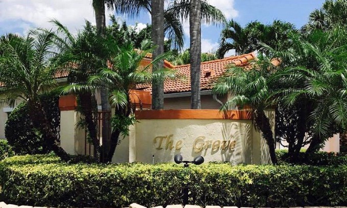 Pembroke Pines Maison | Beau Pembroke Pines Private Gated Golf Course 3/2 avec garage et services publics.