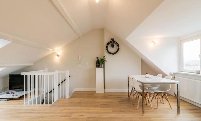 Scheldebuurt Appartement | Beautiful penthouse near Rai and centre