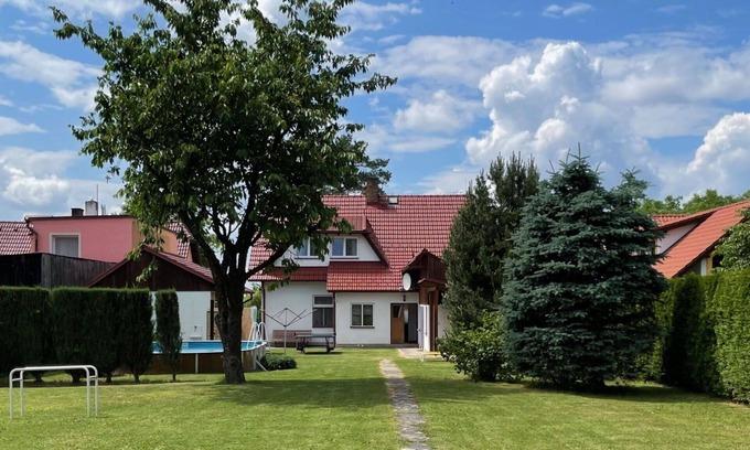 Sudomerice u Bechyne Maison | Merveilleuse maison de vacances privée pour 11 personnes avec WIFI, TV, patio et animaux admis