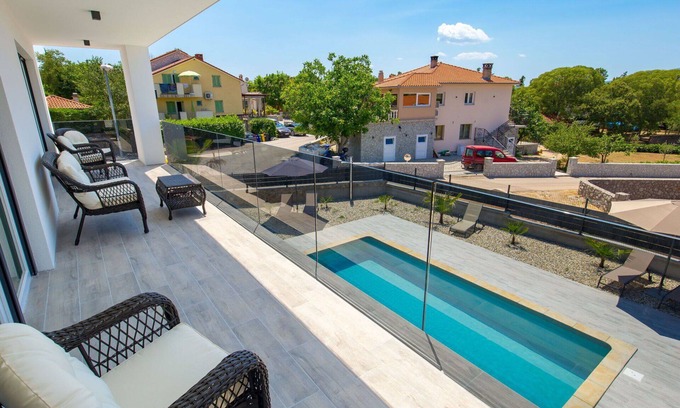 Skrbcici Maison | Magnifique maison de vacances privée avec WIFI, piscine privée, climatisation, TV et terrasse