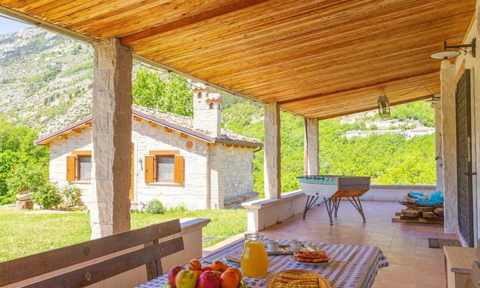 Taranta Peligna Maison | Merveilleuse maison de vacances privée pour 10 personnes avec TV, animaux admis et parking