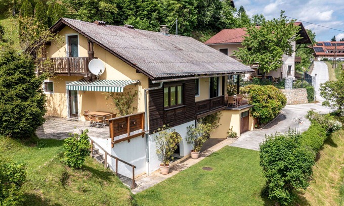 Maria Woerth Maison | Belle maison de vacances privée pour 9 personnes avec WIFI, TV, terrasse, animaux admis et parking
