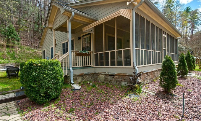 Sunset Maison | Beau chalet privé sur la rivière Eastatoe