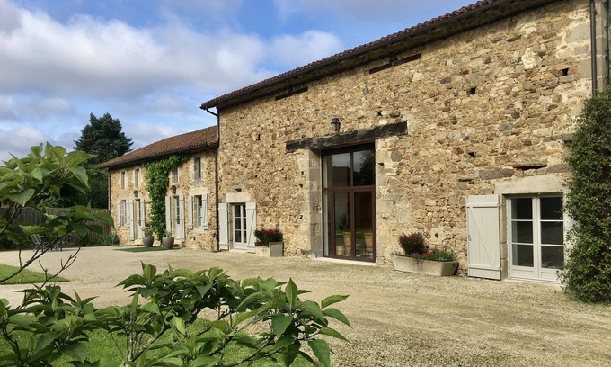 Breuilaufa Maison | Beau domaine privé, avec piscine chauffée, dans un lieu de charme