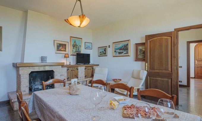 Montignoso Maison | Merveilleuse maison de vacances privée pour 10 personnes avec WIFI, TV, terrasse et animaux admis