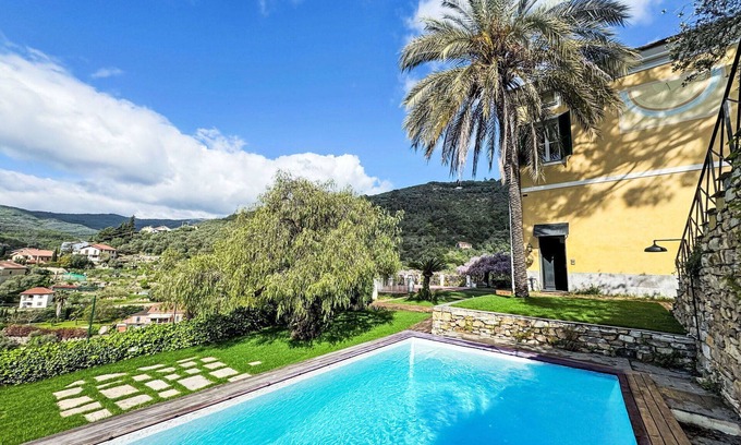 Pontedassio Villa | Maison de vacances privée avec climatisation, piscine privée, WIFI, patio, vue panoramique