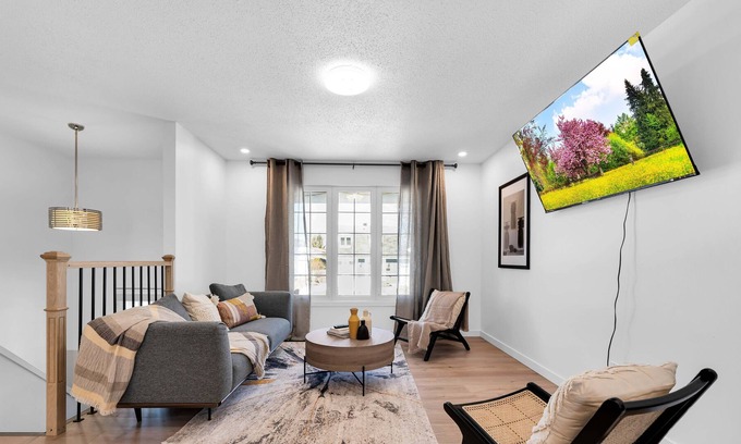 District des Promenades Maison | Beautiful Private Room2 with 1 Full bed
