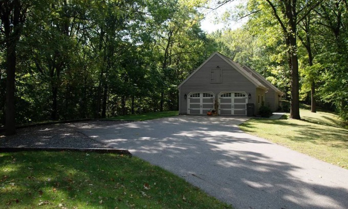 Bristol Maison | Beautiful Private Setting !!!