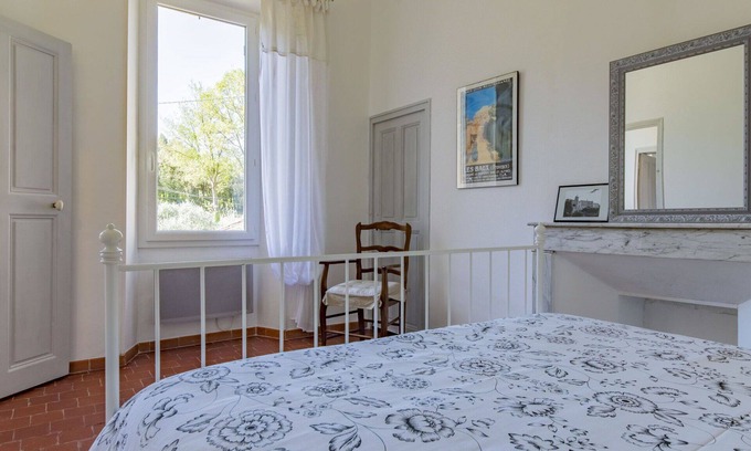 Oppede Maison | Merveilleuse maison de vacances privée pour 4 personnes avec TV, patio et parking