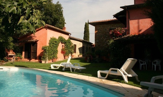 Lucignano Villa | Magnifique maison de vacances privée pour 12 personnes avec WIFI, piscine privée et TV