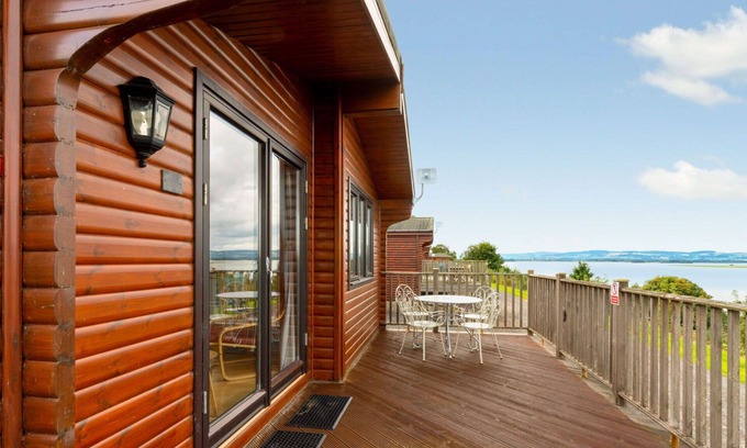 Kinross Maison | Belle maison de vacances privée pour 6 personnes avec WIFI, TV, balcon, animaux admis et parking