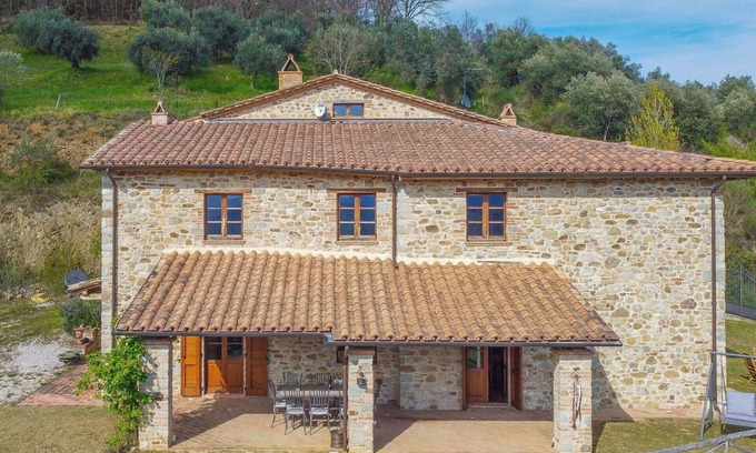 Umbertide Villa | Merveilleuse maison de vacances privée avec WIFI, TV, balcon, animaux admis et parking