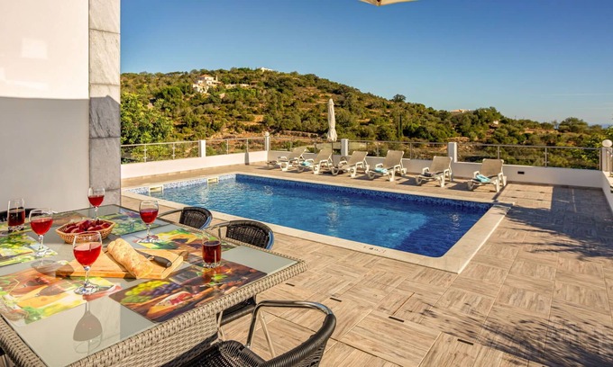 Estoi Maison | Beautiful private villa for 6 guests with WIFI, A/C, private pool, TV, terrace and parking