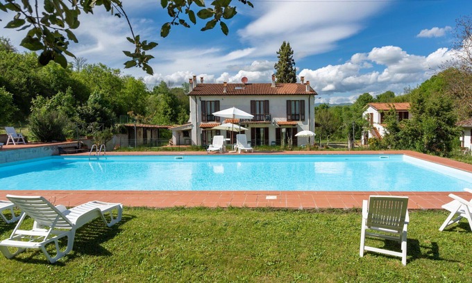 Ponte Buriano Villa | Belle maison de vacances privée avec WIFI, piscine privée, TV, patio et animaux admis