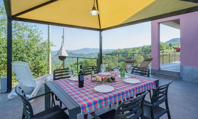 Maissana Maison | Belle maison de vacances privée pour 6 personnes avec WIFI, climatisation, TV et terrasse
