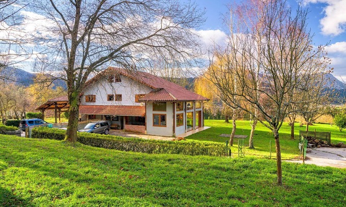 Elorrio Maison | Belle maison de vacances privée pour 6 personnes avec WIFI, TV, patio, vue panoramique et parking