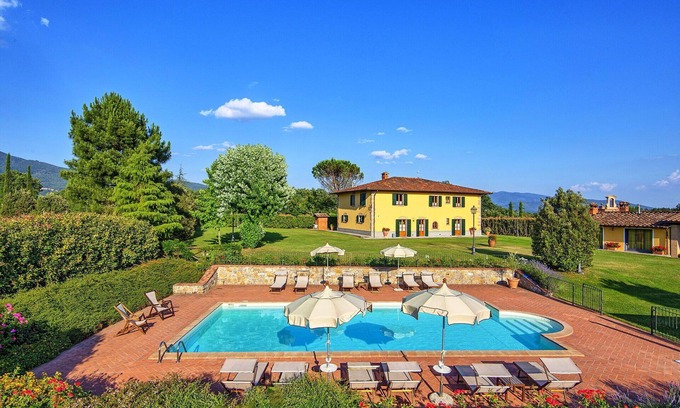 Porrena Villa | Maison de vacances privée avec piscine privée, WIFI, TV, patio, vue panoramique, parking