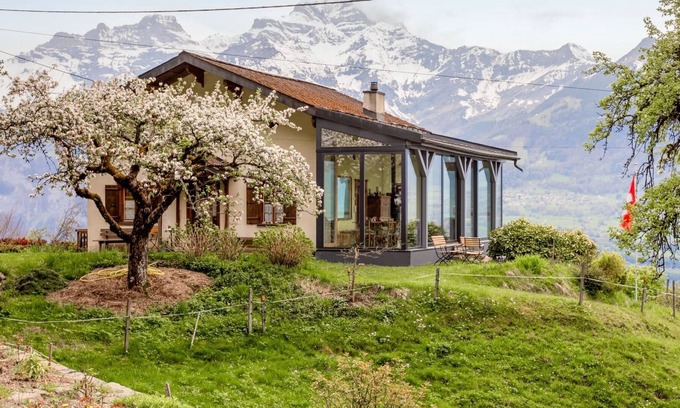 Les Posses-sur-Bex Maison | Magnifique maison de vacances privée pour 6 personnes avec balcon et parking