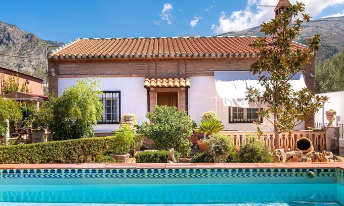 Niguelas Maison | Beautiful private villa for 6 guests with WIFI, A/C, private pool, TV, patio and parking