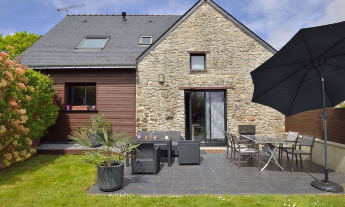 Besne Maison | Merveilleuse maison de vacances privée pour 5 personnes avec WIFI, TV, patio et animaux admis