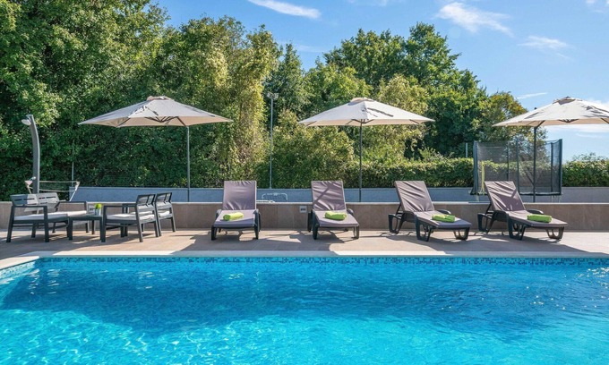 Prodol Maison | Magnifique maison de vacances privée avec climatisation, WIFI, piscine privée, TV et terrasse