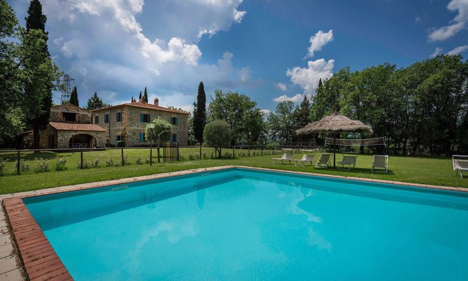 Bucine Villa | Belle maison de vacances privée avec WIFI, piscine privée, climatisation, patio, vue panoramique